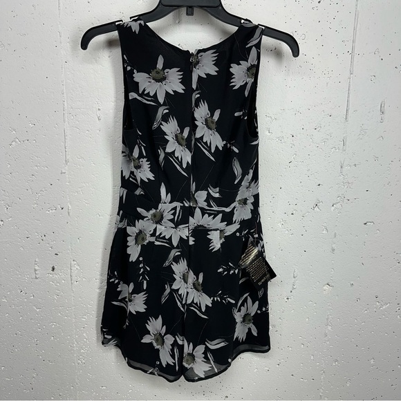 BeBe Women's Size 2 Black Banded Floral Printed GGT Romper NEW - Picture 9 of 16